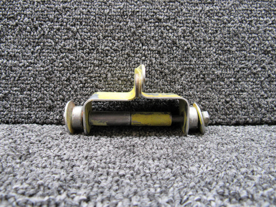 002-524024, 002-524024-18 Beech Elevator Bellcrank Bracket, Spacer & Bolt Assy