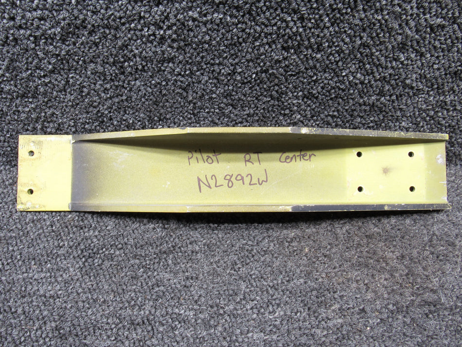 002-430021-29 Beech 58 Front Seat Center Track
