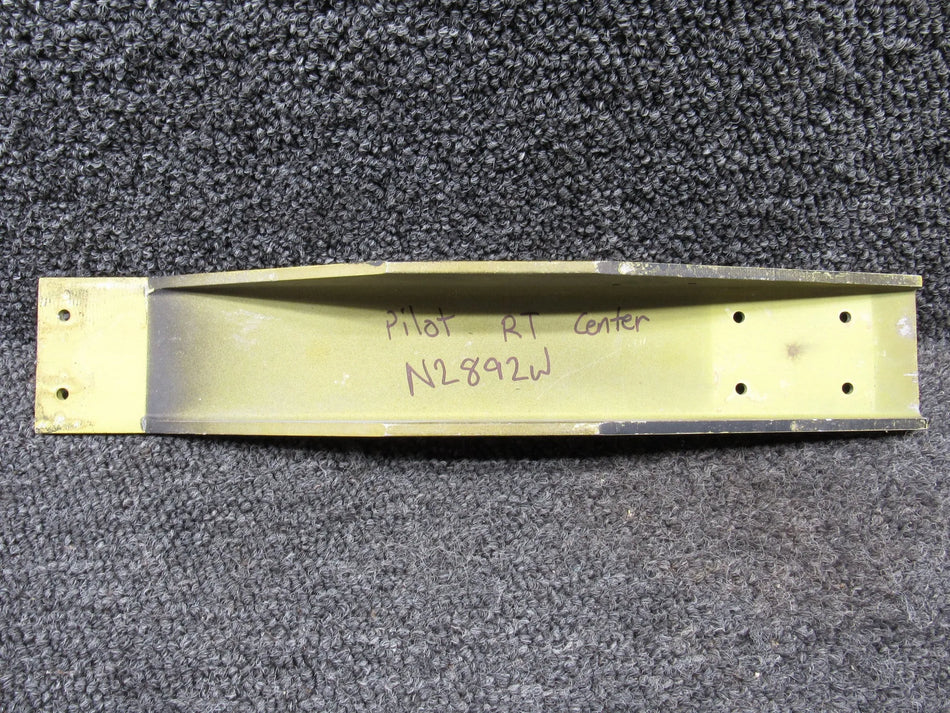 002-430021-29 Beech 58 Front Seat Center Track