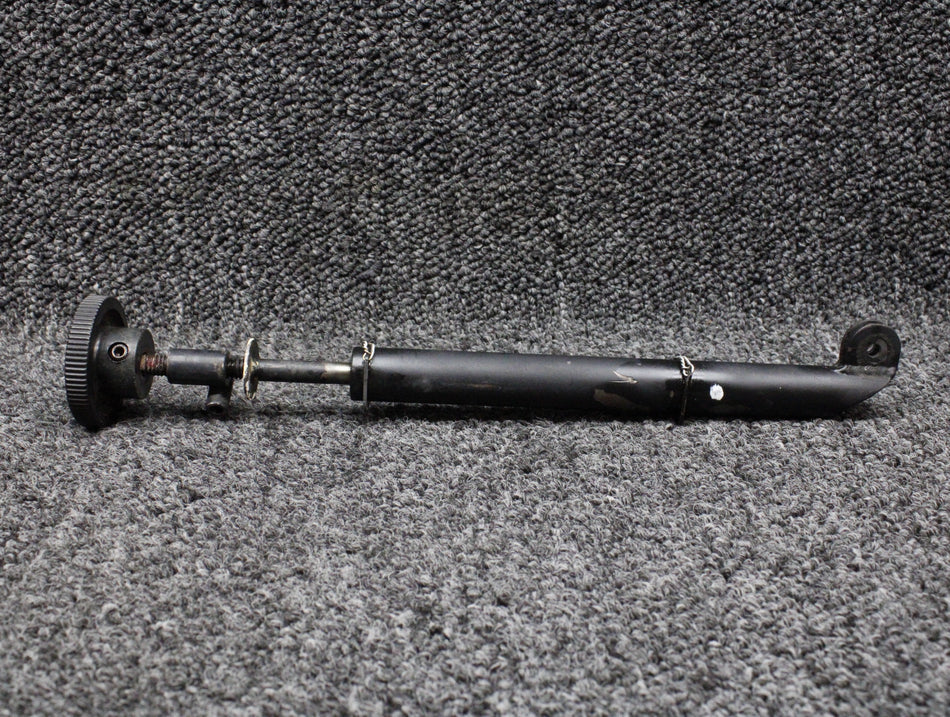 62829-003, 62838-000 Piper PA28-140 Rudder Trim Shaft Assembly with Knob