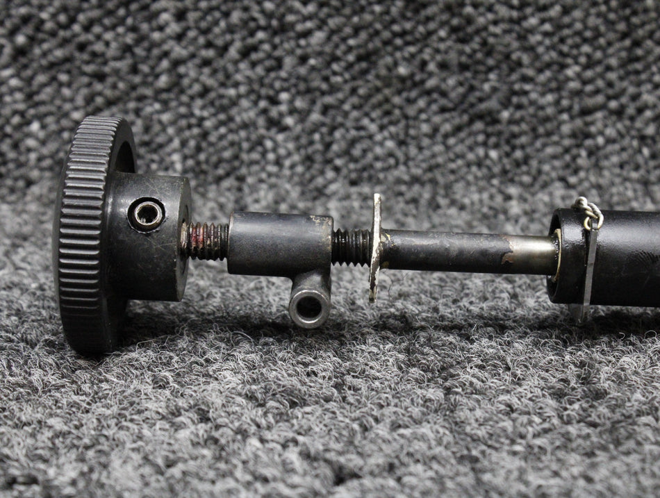 62829-003, 62838-000 Piper PA28-140 Rudder Trim Shaft Assembly with Knob