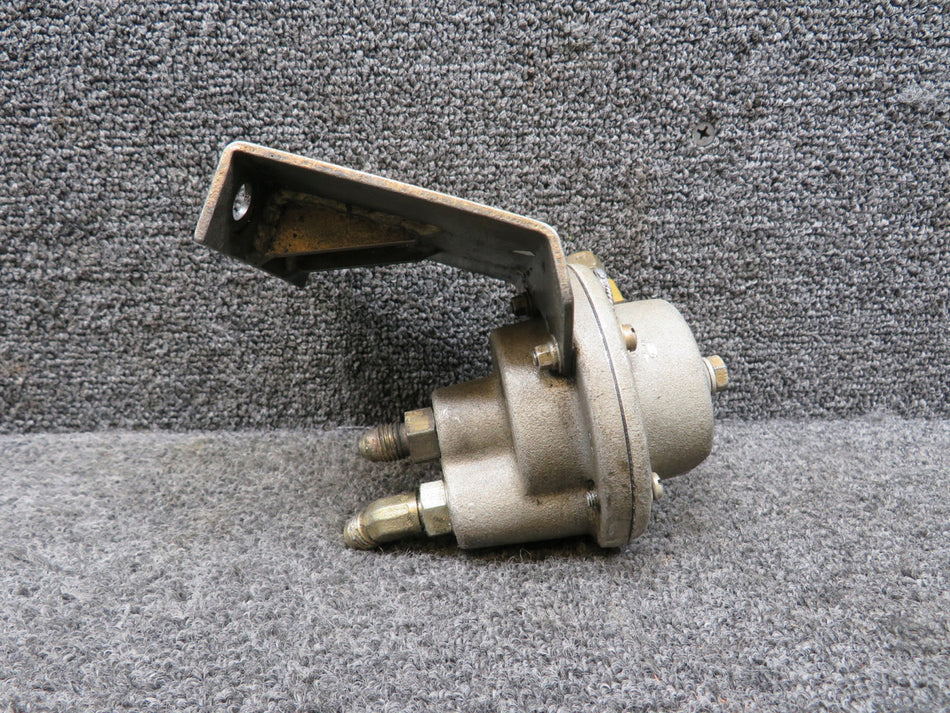 636202 Fuel Pressure Regulator with Mount (Chipped Housing)