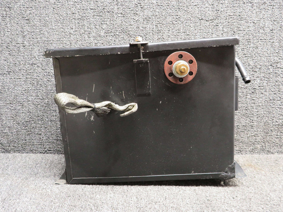 21524-000, 17566-002 Piper PA24-250 Battery Box Assembly with Lid