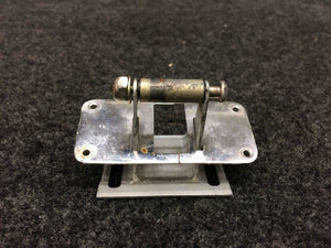 43714-502 Rockwell 112 Bracket RH Door Catch