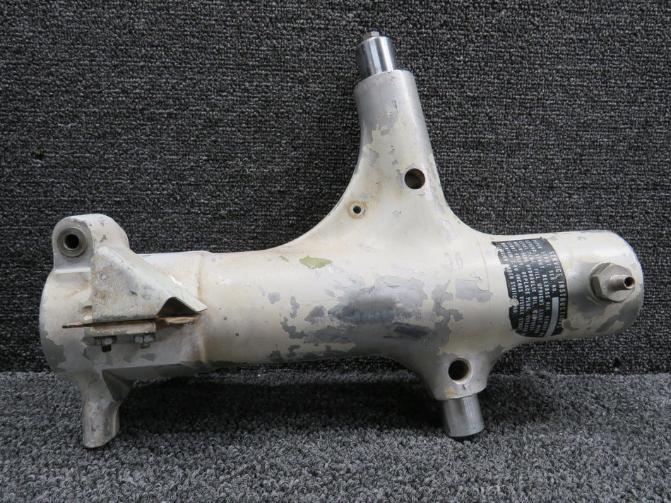 67926-034 Piper PA-28R-201T Main Landing Gear Trunnion LH