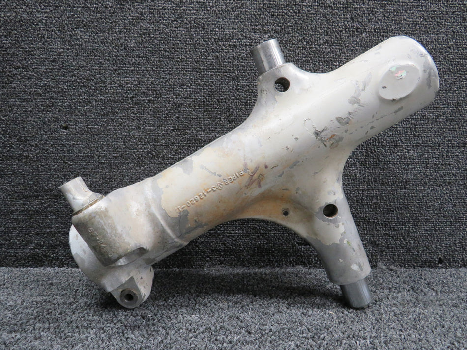 67926-034 Piper PA-28R-201T Main Landing Gear Trunnion LH