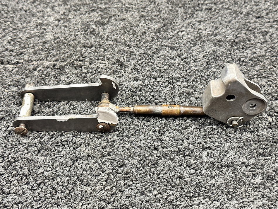 67031-003, 67028-000 Piper PA28R-201 Downlock Fitting and Hook RH