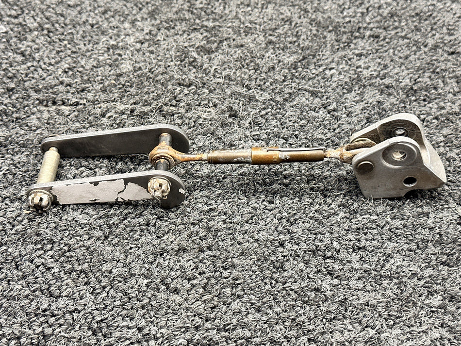 67031-003, 67028-000 Piper PA28R-201 Downlock Fitting and Hook RH