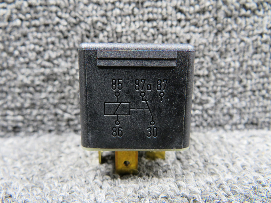 0332209211 Bosch Plug in Relay (24V)