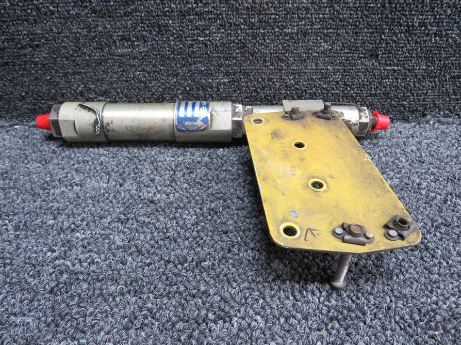 2380114-1, 2SV0413 Learjet Hydraulic Fuse & Shuttle Valve Assembly w Bracket