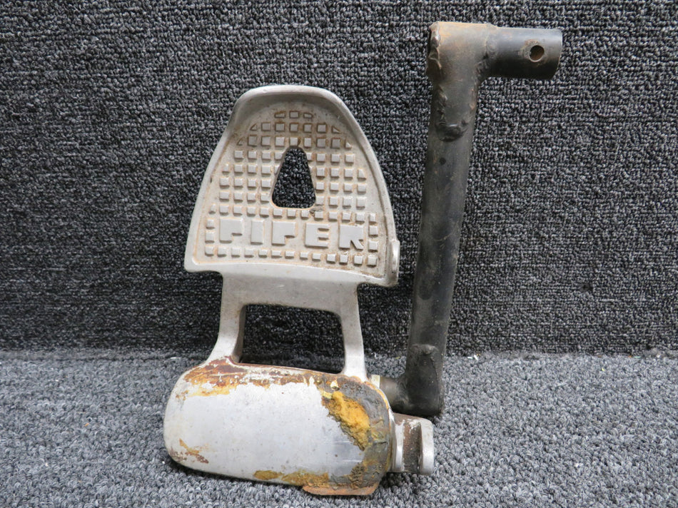 63418 Piper PA28-140 Pilot Rudder Pedal Assembly