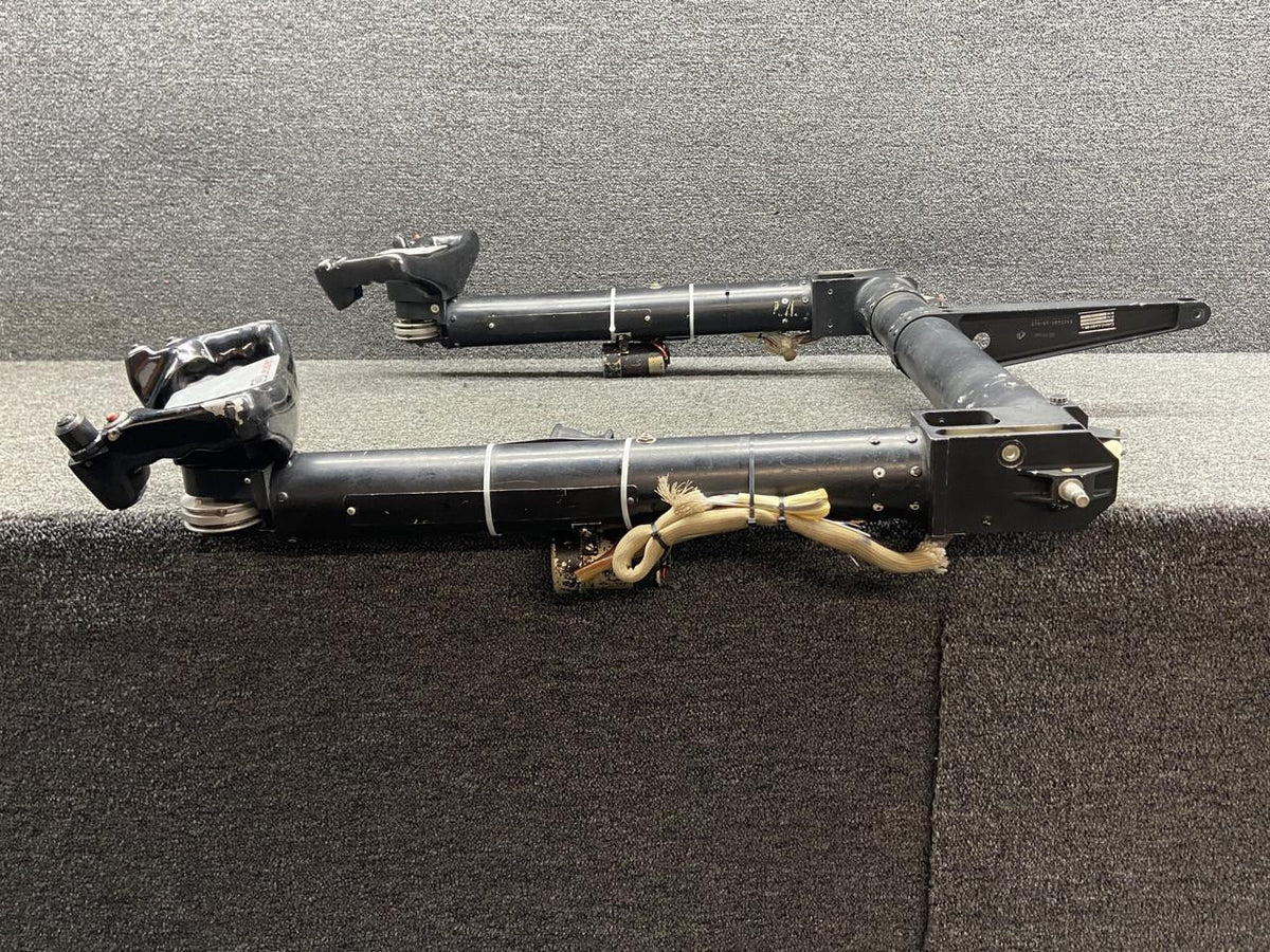 Learjet 5415151-20, 2415151-13 Lear Jet 55 Dual Control Column Yoke w Wheels