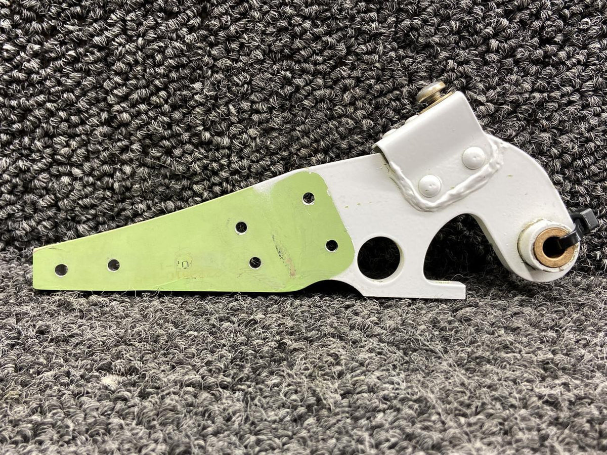Learjet 322510-143 Lear Jet 55 Spoileron Hinge Assembly