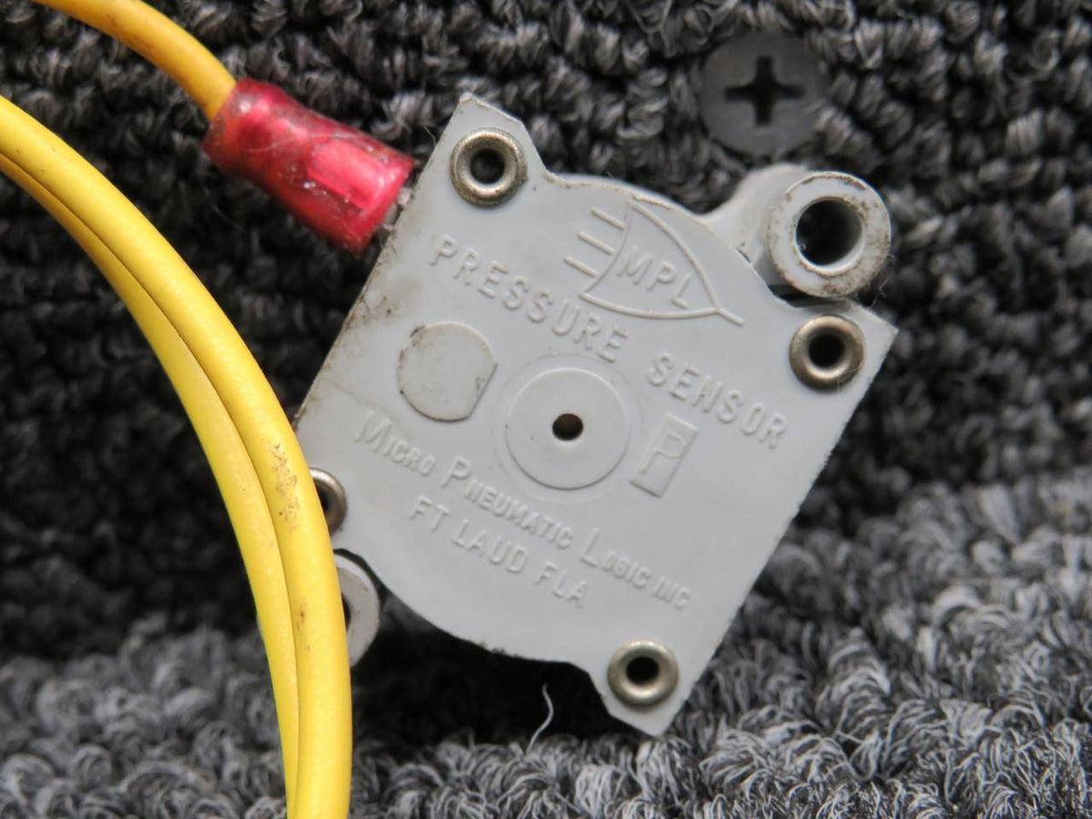 Micro Pneumatic Logic 49-93 Micro Pneumatic Logic Pressure Sensor