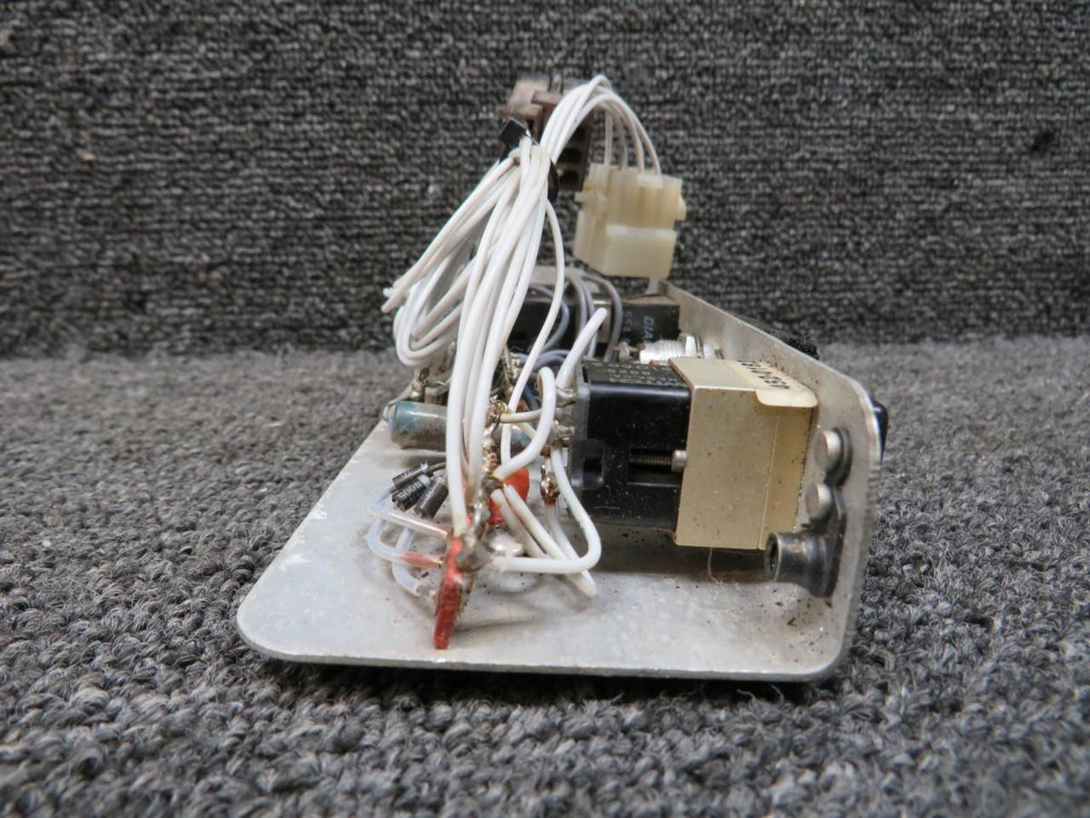 Piper Aircraft Parts 79333-000 (Alt: 452-0182) Piper PA28R-200 Annunciator Panel Assembly