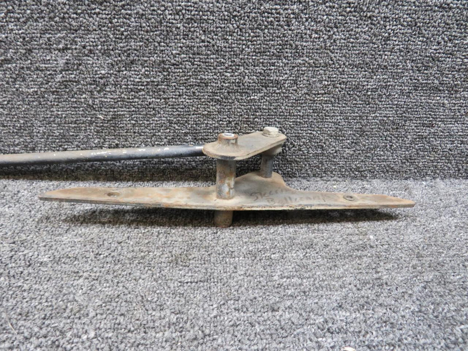 Piper Aircraft Parts Piper PA28-235 Aileron Bellcrank with Rod Assembly