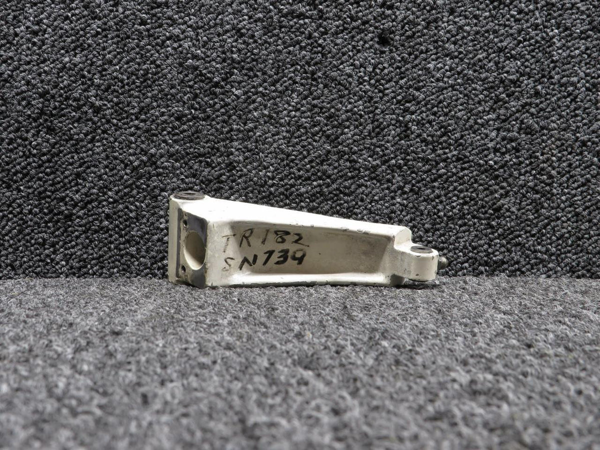Cessna Aircraft Parts 2043011-6 (Cast: 2043011-3F) Cessna C-TR182 Torque Link Upper Assembly