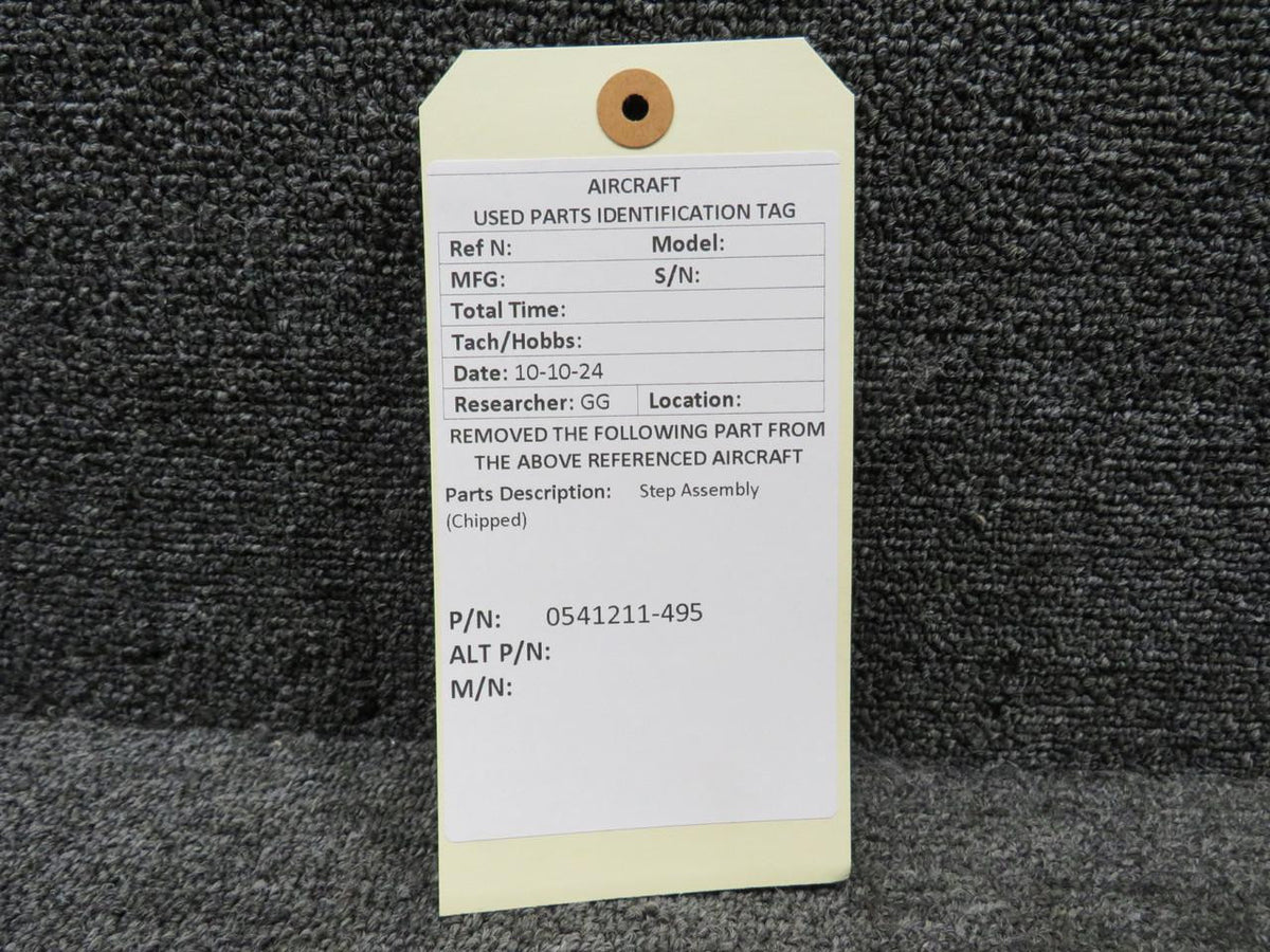Does Not Apply 0541211-495 Step Assembly (Chipped)