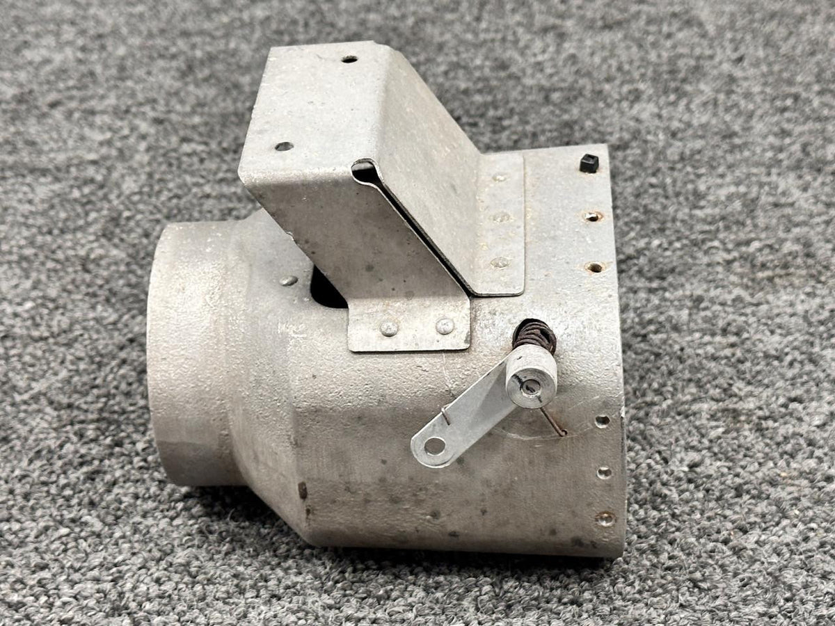 Cessna Aircraft Parts 0453016-3 Cessna R182 Warm Air Valve Assembly