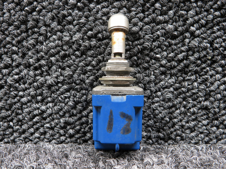 MS27408-4A (Alt: 2TL1-10A) Micro Switch 3 Position Toggle Switch
