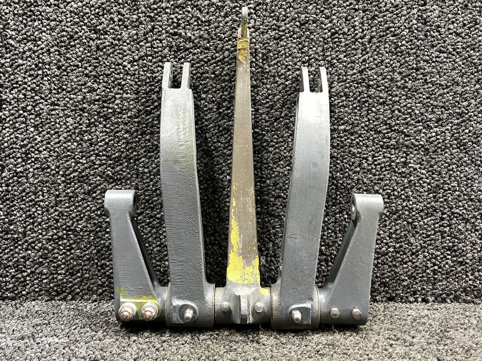 35-524102-3, 35-524102-2 Beechcraft A35 Differential Control Arm Assembly