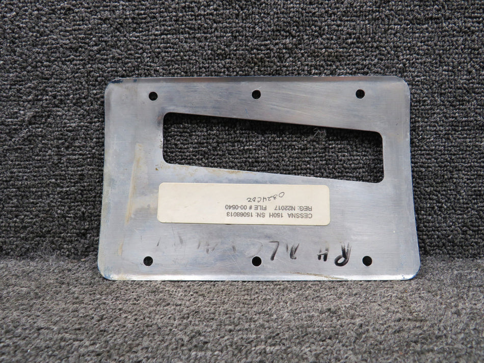 0441024-2 Cessna 150H Landing Gear Fillet Plate RH
