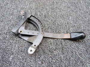 1213315-5, 1213316-1 Cessna 210K Cowl Flap Lever Assembly w Bracket