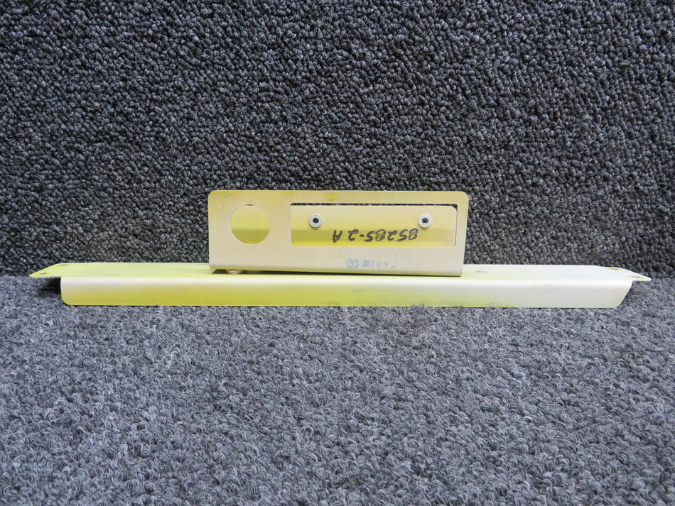 69972-004, 85285-002 Piper PA32R-301 Cabin Door Armrest Bracket Aft