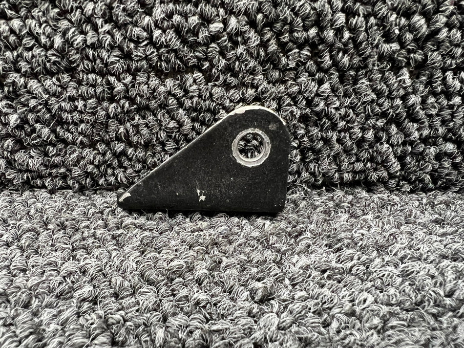 0510205-5 Cessna 182P Seat Belt Attachment Fitting LH Inbd or RH Outbd (Painted)