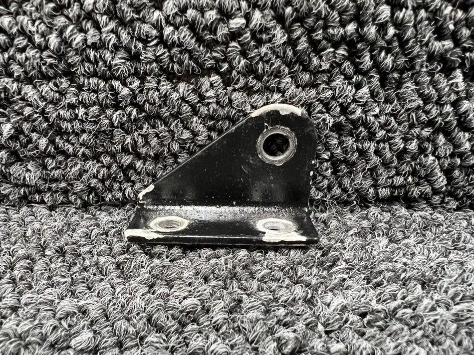 0510205-6 Cessna 182P Seat Belt Attachment Fitting RH Inbd or LH Outbd (Painted)