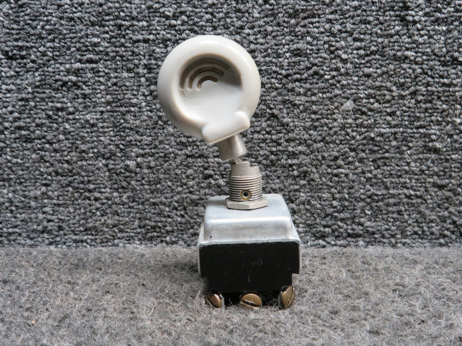 587-818 (Alt: PS50037-1-2) Cutler Hammer Landing Gear Toggle Switch Assembly