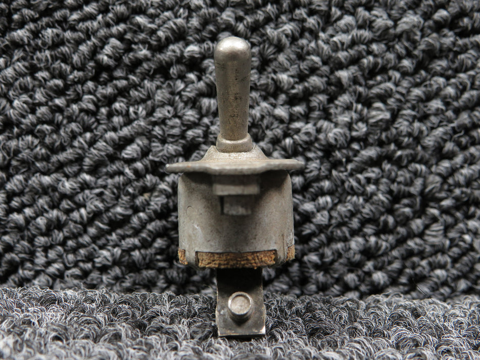 AN3022-8 Cutler-Hammer Momentary Toggle Switch