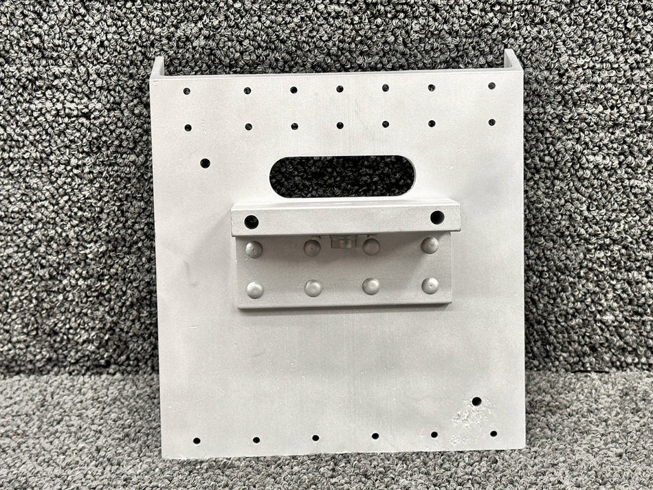 0441172-1 Cessna 150J Landing Gear Bulkhead Inboard Assembly (Pitting)