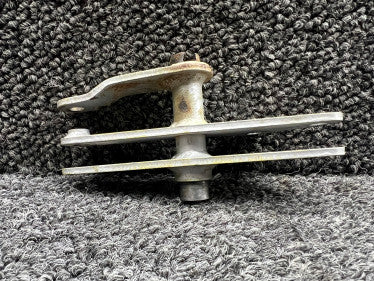 46288-000 Piper PA28-140 Bellcrank Door Latch Upper