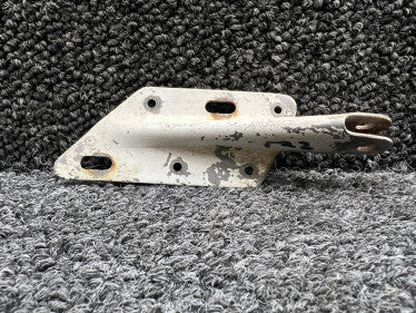 66914-003 Piper PA28-140 Hinge Cabin Door Bottom