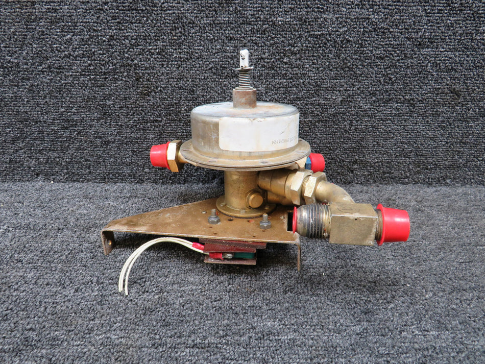 1H13-14 (Alt: 5226005-6) Cessna T310Q Fuel Selector Valve Assy RH