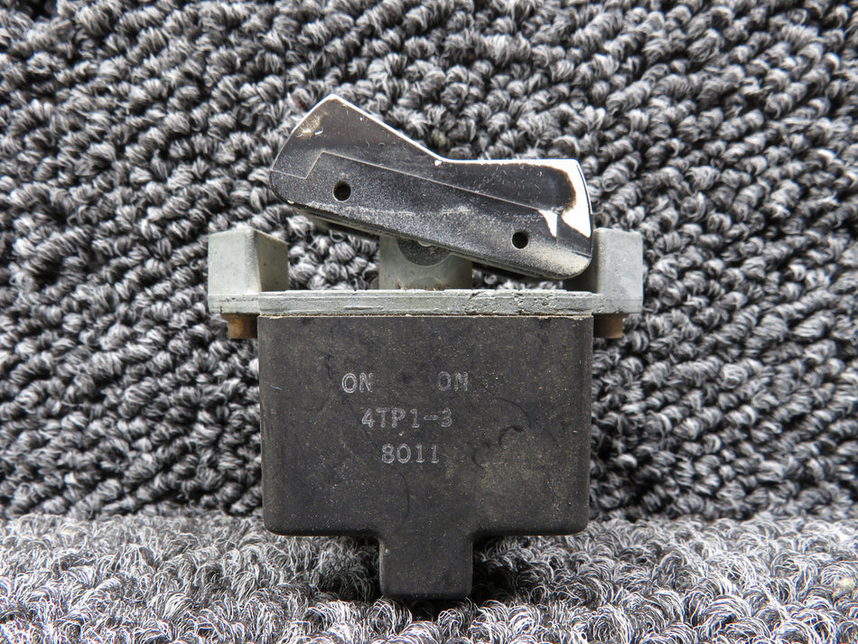 4TP1-3 Und Lab Inc Maintained Toggle Rocker Switch (White)