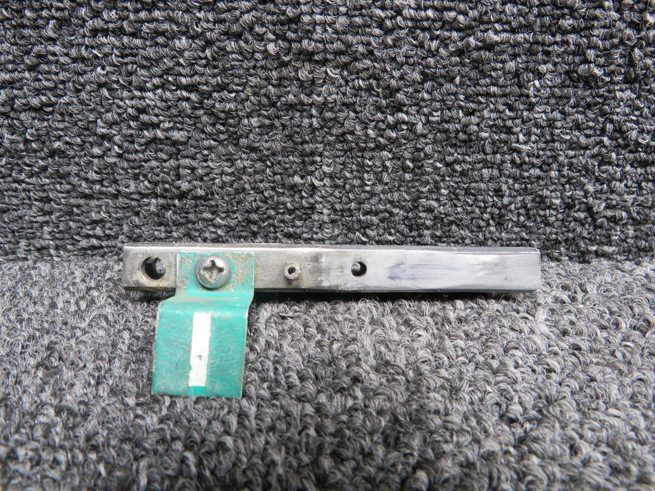 5111545-4, 5111560-7 Cessna 421C Center Cabin Door Latch Pin with Indicator