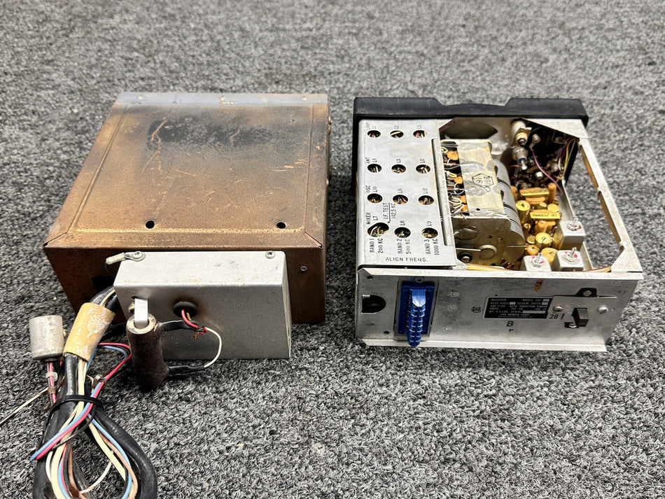 1U022 Bendix 201C Automatic Direction Finder Radio with Tray (14 or 28V)