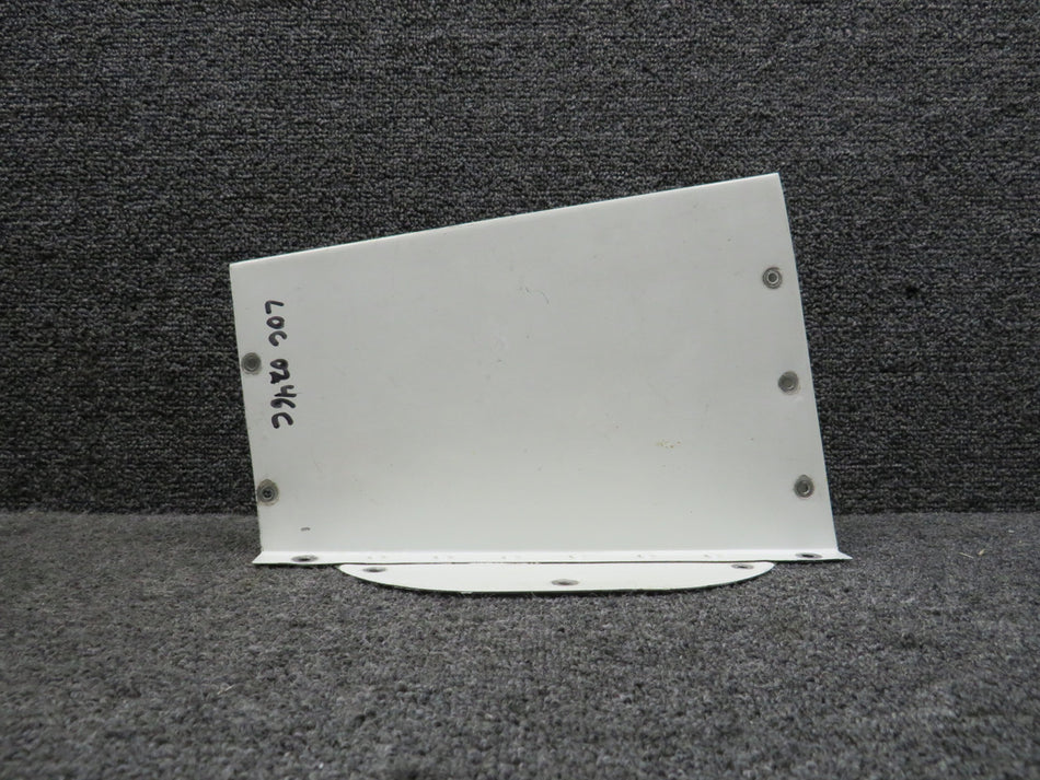 0814112-3 Cessna 310Q Center Ventral Fin Assembly (Scratched)