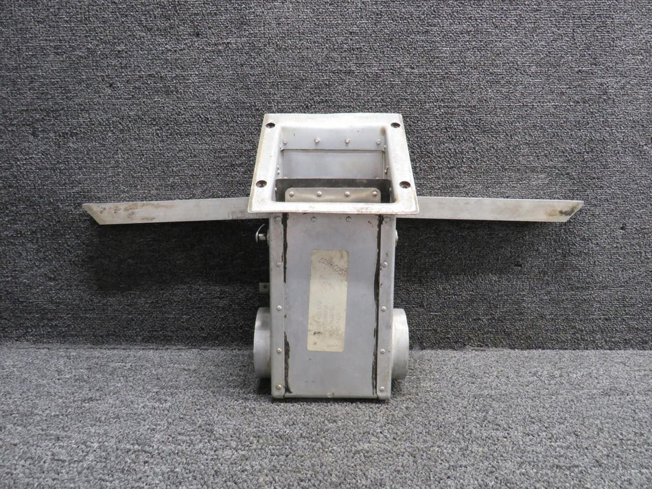 Cessna Aircraft Parts 0550197-1 Cessna 172H Airbox Assembly with Mount