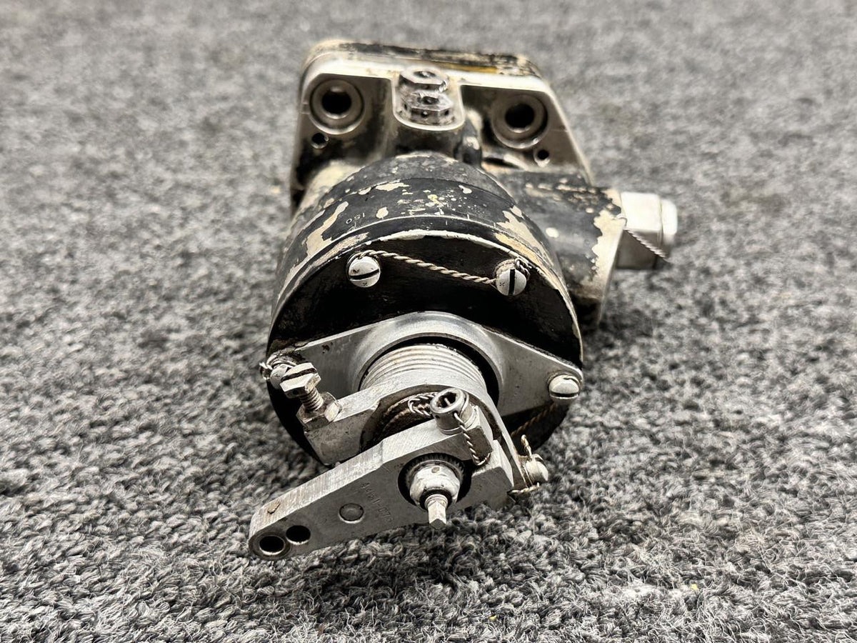 Woodward 1587074F Continental GTSIO-520-C Woodward Propeller Governor Assembly
