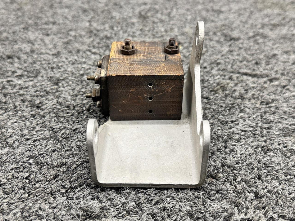 Cessna Aircraft Parts 3E1319, 4E2218-4 Cessna 411 Brush Block Assembly with Bracket (Wear)