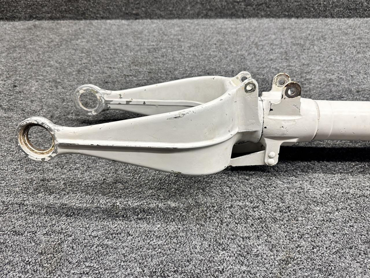 5842000-213, 5042000-230 Cessna 411 Nose Gear Assembly (Minus
