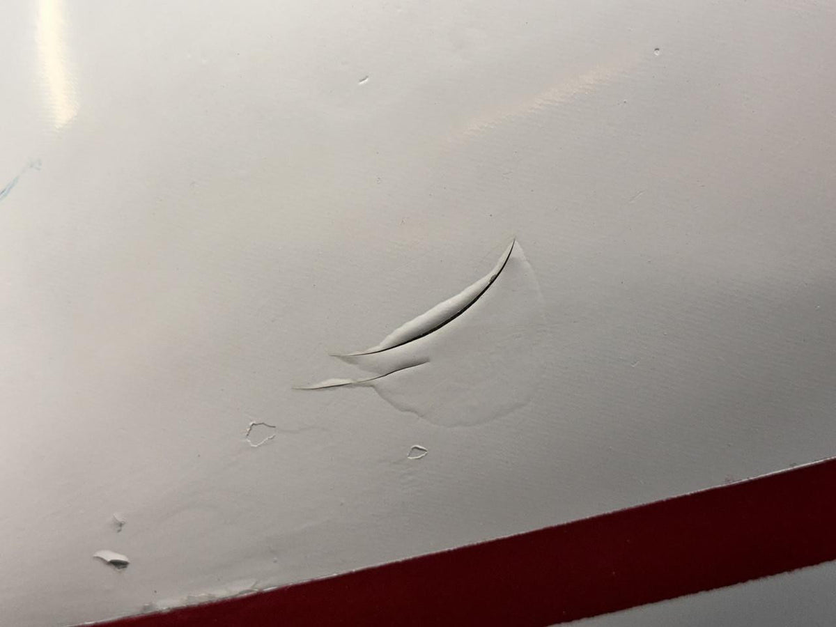 Cessna Aircraft Parts 5013050-2 (Weu: 5013051-2) Cessna 411 Nose Cap Assembly