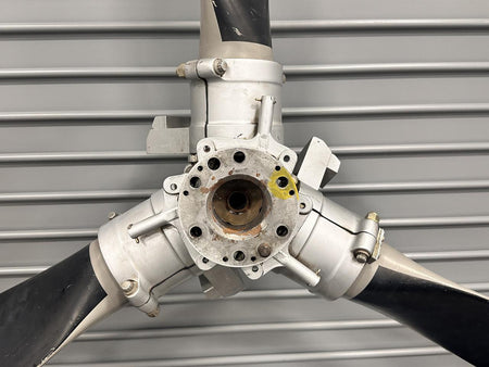 Hartzell Cessna 411 Hartzell 3-Blade Propeller Assembly (Not for Flight, Core)