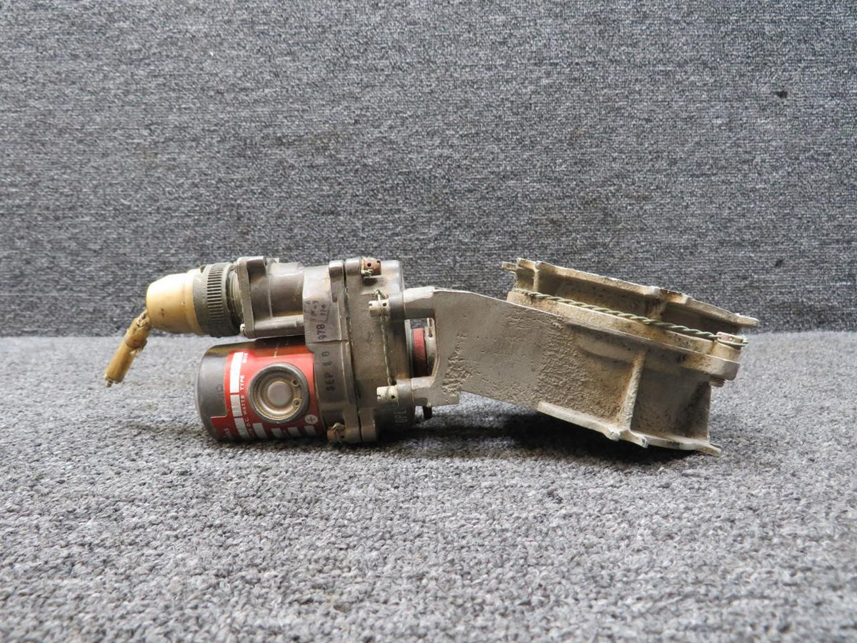 ITT AV17B1208 (Use: AV17B1208-1) ITT Shutoff Gate Valve with Large Gate Assy (28V)