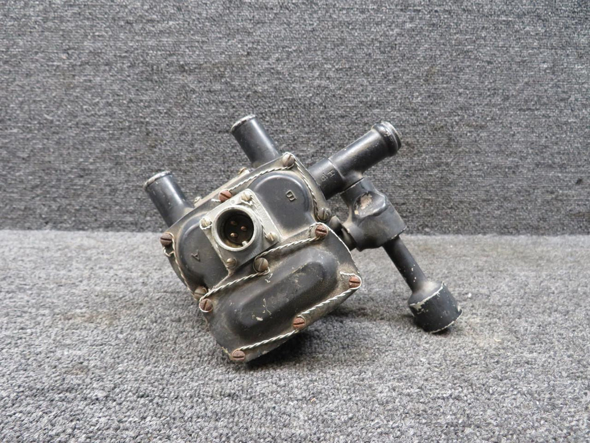 Bendix Airplane Parts & Equipment 38E63-1A Bendix Ejector Distributing Valve (Slight Corrosion) (Volts: 28)