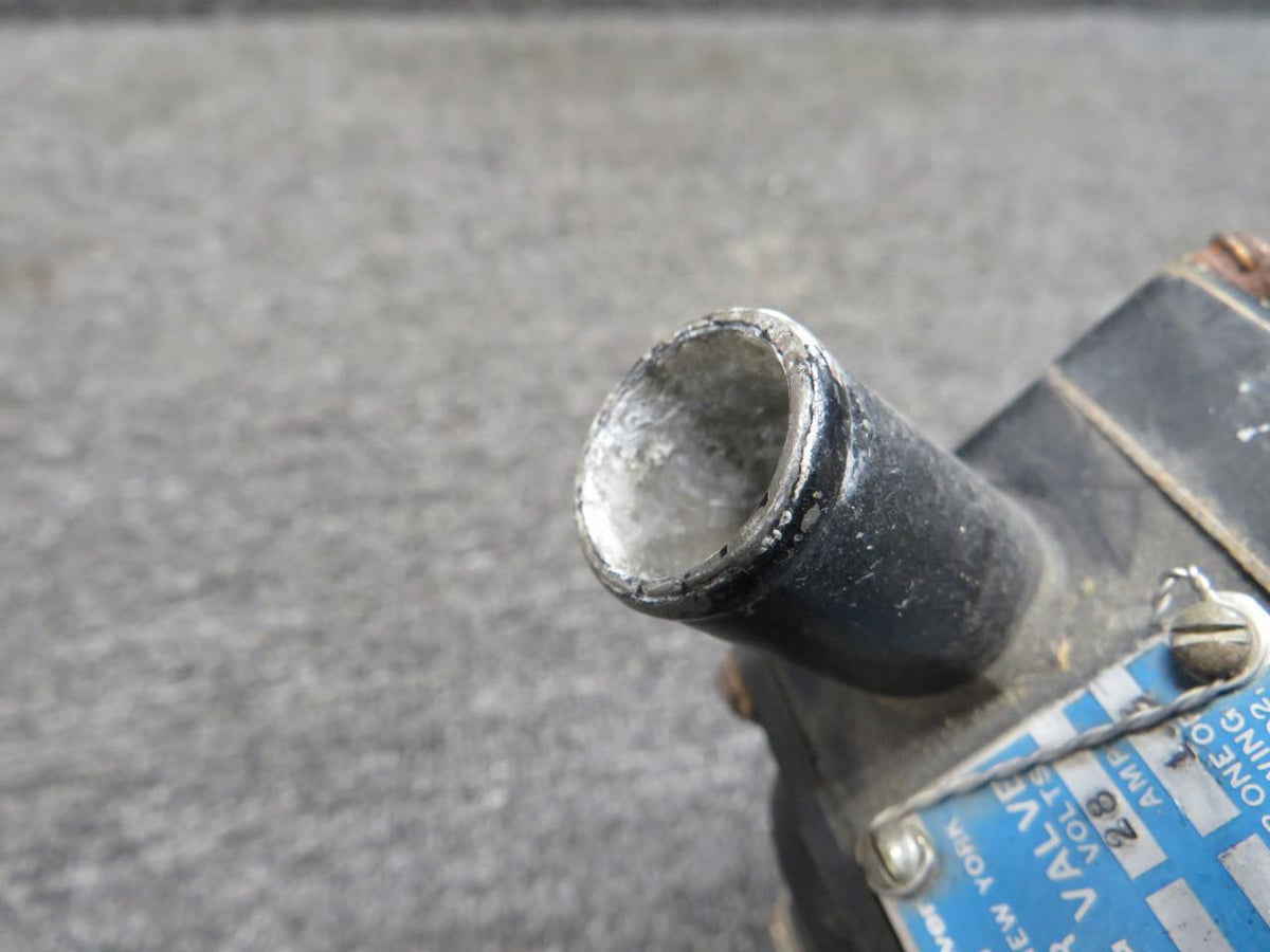 Bendix Airplane Parts & Equipment 38E63-1A Bendix Ejector Distributing Valve (Slight Corrosion) (Volts: 28)