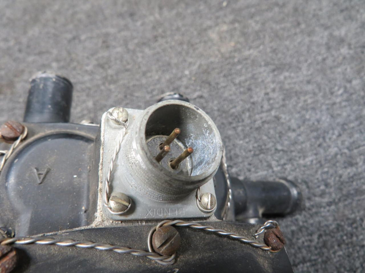 Bendix Airplane Parts & Equipment 38E63-1A Bendix Ejector Distributing Valve (Slight Corrosion) (Volts: 28)
